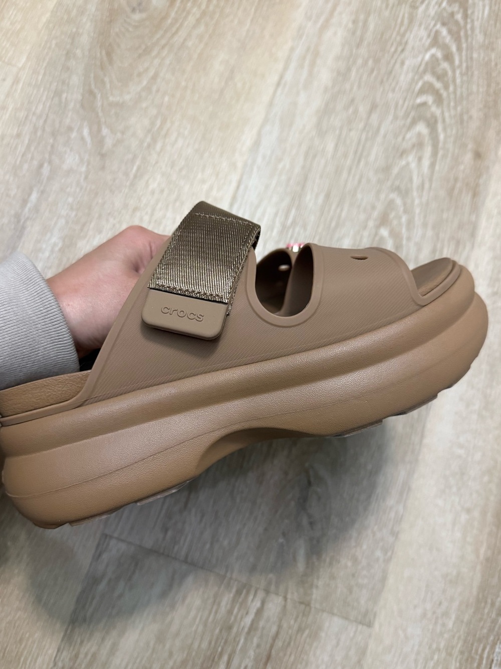 NWOT Crocs Soho Two Strap Sandal Sepia Women's 8 with 3 FREE JIBBITZ - Picture 6 of 8